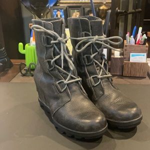 Joan of Arctic II Waterproof Wedge Boot Gray Size 9